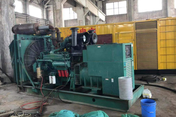 铜仁发电机组的空气滤清器应该如何保养？