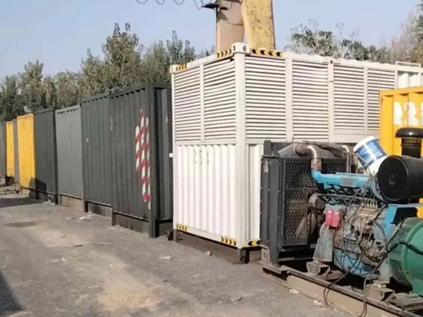 铜仁200KW柴油发电机机组每小时油耗是多少？